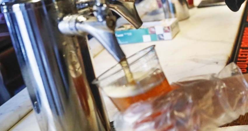 Compró solo una cerveza y dejó $60 mil de propina Compró solo una cerveza y dejó $60 mil de propina