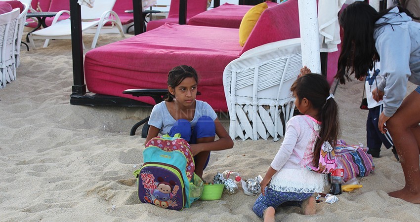 Falta de escuelas e imposibilidad económica para estudiar en línea obliga a niños a trabajar en las calles