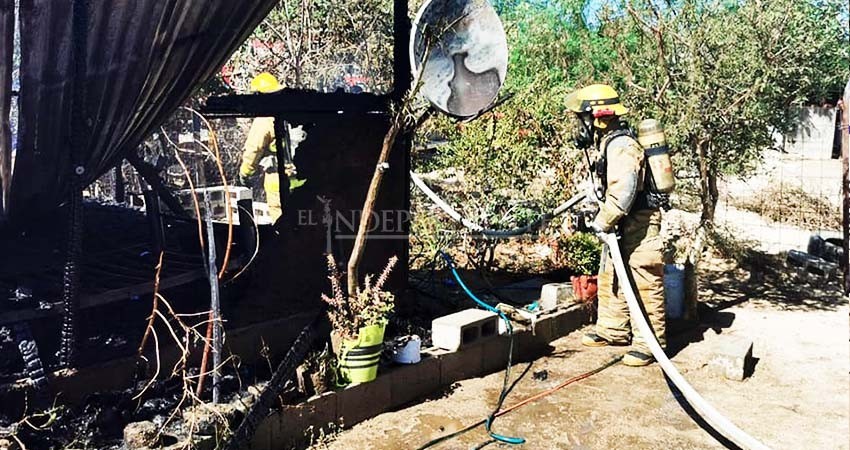 Van dos familias que pierden todo al incendiarse su vivienda esta semana