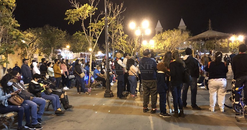 Se les olvidó la pandemia…Plaza Mijares registra aglomeraciones