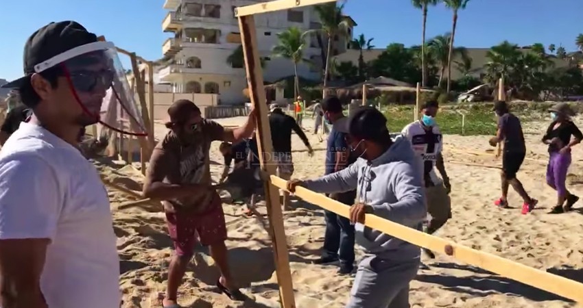 Con fuerza ciudadana, retiran cerca presuntamente ilegal en playa Costa Azul