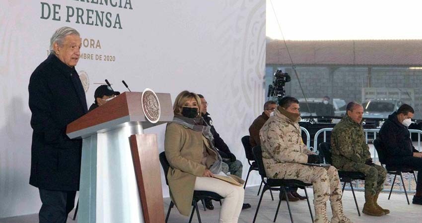 Califica presidente de “insensato” el cierre de empresas por aumento del salario mínimo