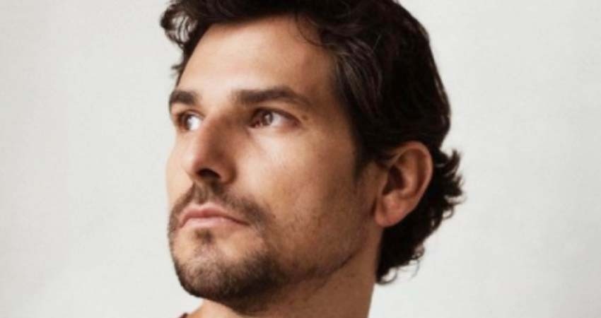 Alan Estrada 'balconea' a su papá por cena de Navidad con 80 personas Alan Estrada 'balconea' a su papá por cena de Navidad con 80 personas