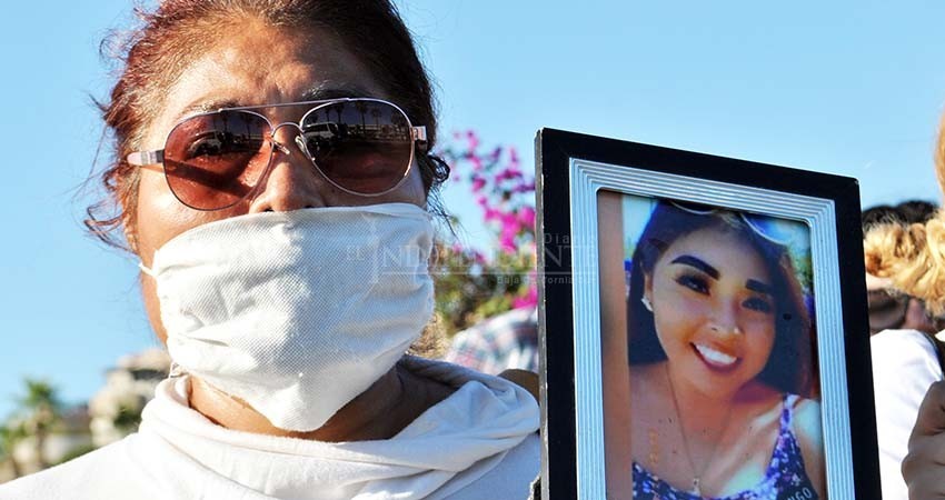 "Enmudecen" gobernador y presidenta del SEDIF sobre feminicidio de Daniela  "Enmudecen" gobernador y presidenta del SEDIF sobre feminicidio de Daniela