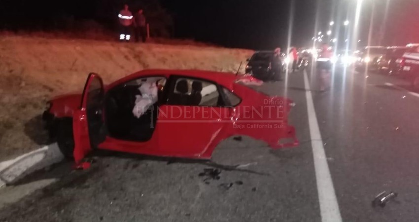 Impresionante accidente en la Transpeninsular: Vehículo se parte en dos y otro más se incendia Impresionante accidente en la Transpeninsular: Vehículo se parte en dos y otro más se incendia