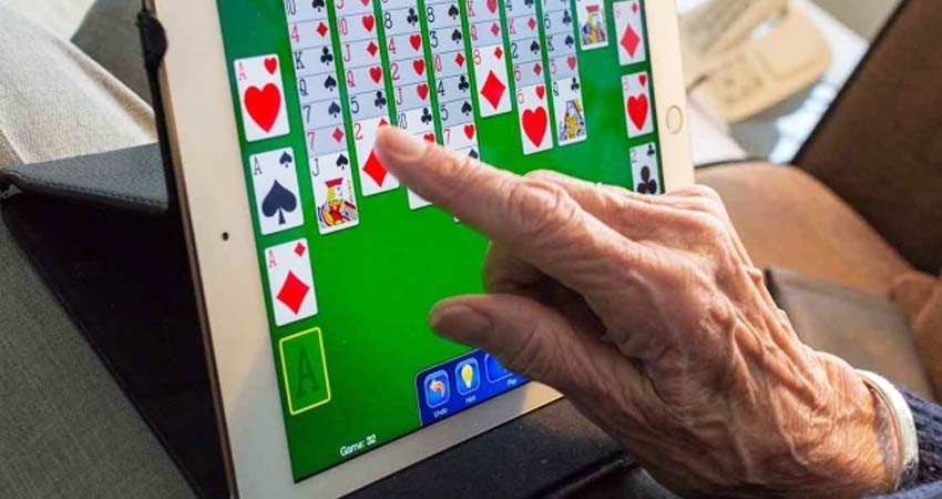 Pandemia provoca acercamiento de adultos mayores a Internet Pandemia provoca acercamiento de adultos mayores a Internet