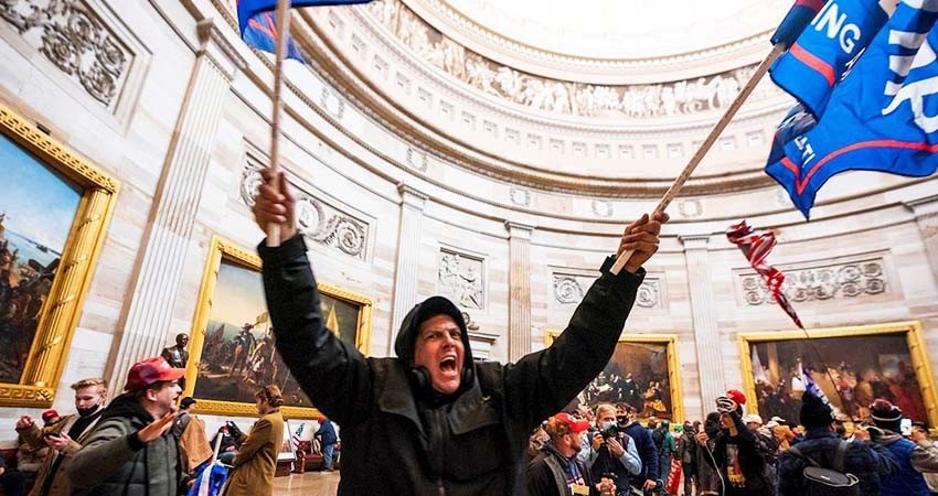 Mujer baleada durante protestas en Capitolio falleció