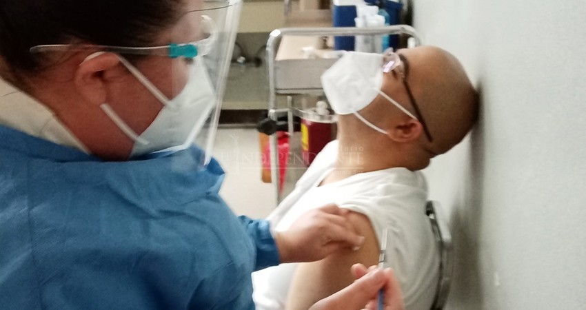 “Siento mareo y tengo fiebre”: las secuelas tras vacunación anticovid