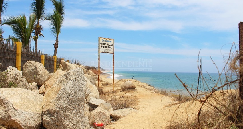 Autoridades municipales permiten bloqueos a playas