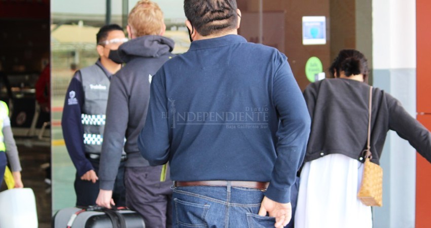 Turistas dicen no realizarse prueba Covid- 19 antes de viajar