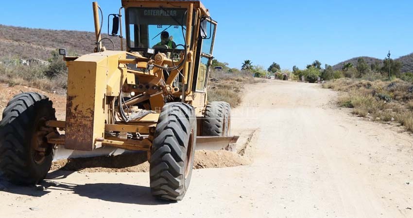 Alcalde de La Paz da banderazo de inicio a la segunda etapa de rehabilitación de caminos rurales