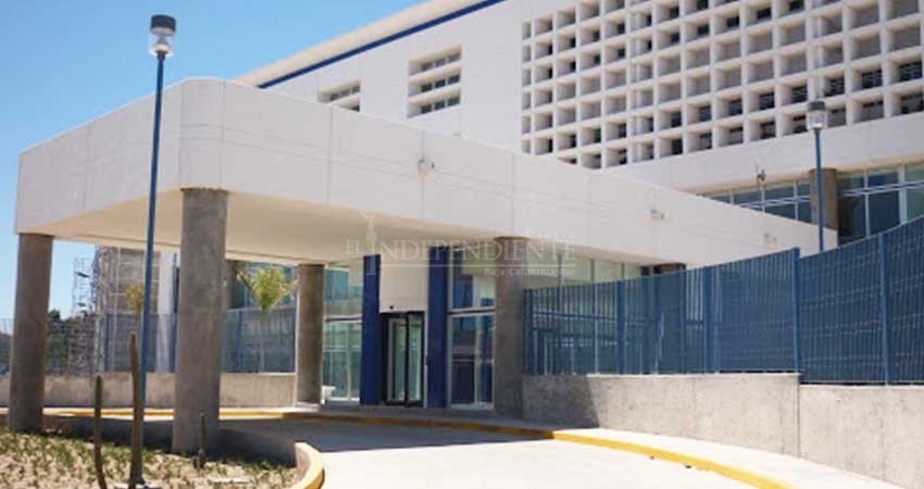 Sin pago cientos de internos y suplentes del hospital ISSSTE BCS; les deben hasta 5 quincenas