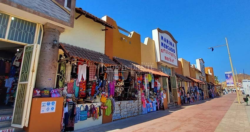 En crisis comerciantes del Mercado de Artesanías de la marina turística de CSL En crisis comerciantes del Mercado de Artesanías de la marina turística de CSL