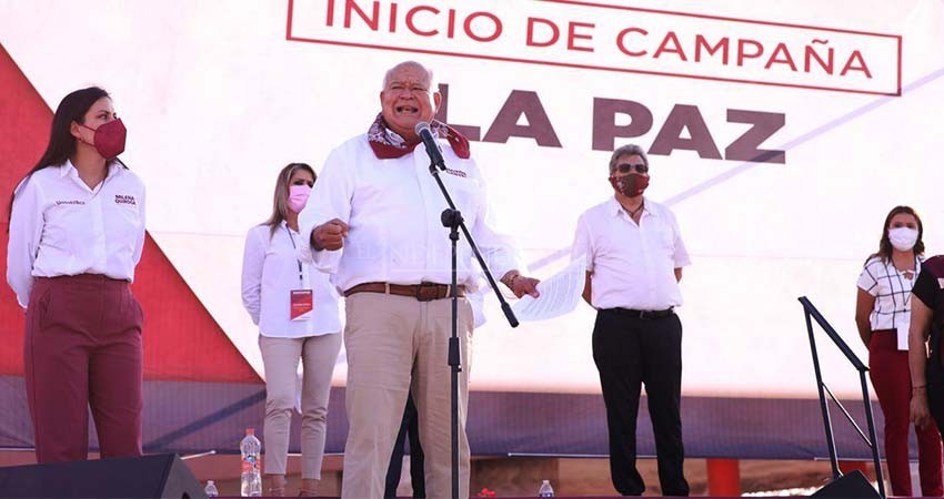 No nos dejemos de los “enguayaberados”; tienen abandonadas las comunidades: Víctor Castro No nos dejemos de los “enguayaberados”; tienen abandonadas las comunidades: Víctor Castro
