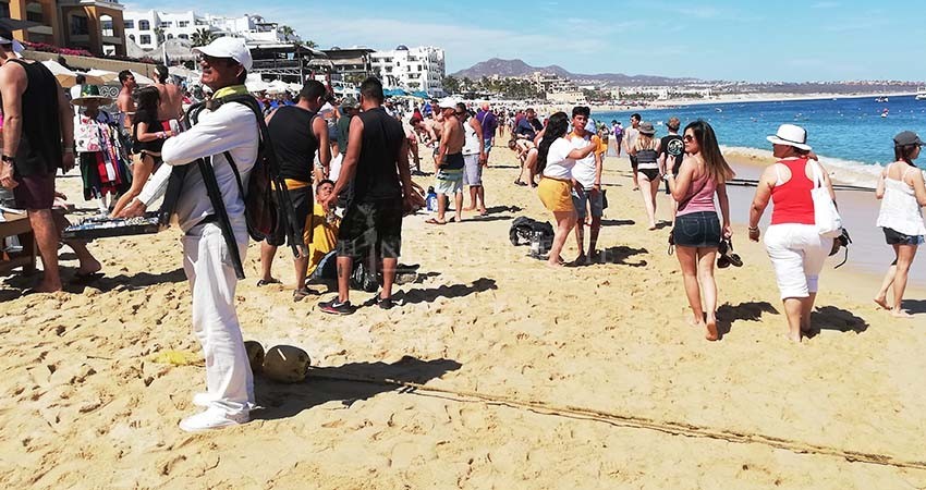 Sin control el comercio ilegal en playas del corredor turístico Sin control el comercio ilegal en playas del corredor turístico