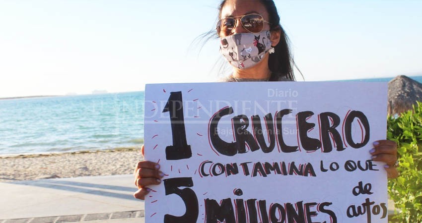 Ciudadanos se manifiestan contra mega cruceros en La Paz