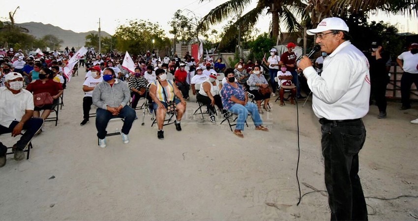 Critican a Leggs por ausencia en debate Critican a Leggs por ausencia en debate