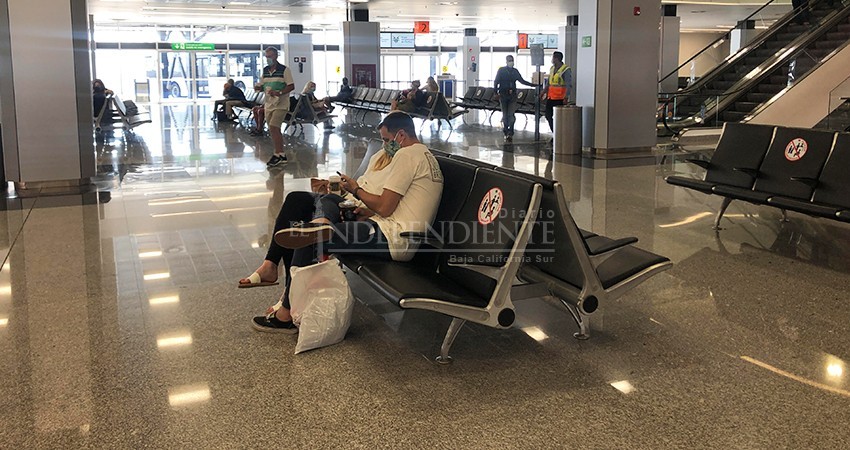 Aeropuertos no pueden operar con medidas de sana distancia Aeropuertos no pueden operar con medidas de sana distancia