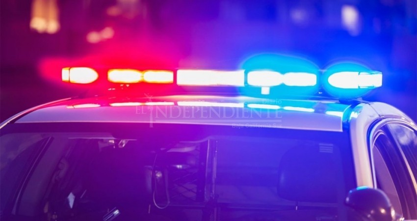 Vecinos atrapan a ladrón, lo desnudan y lo amarran a un poste