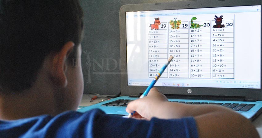 Por ineficientes en SEP aprobaron a todos los alumnos de educación básica: Padres