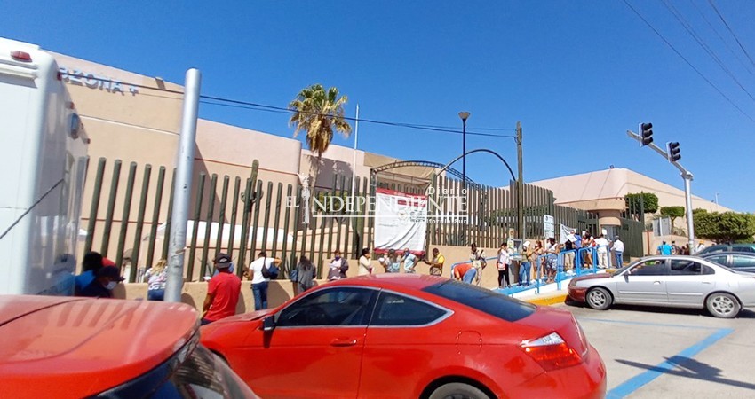 Largas las filas para ser atendido en Medicina Familiar del IMSS CSL
