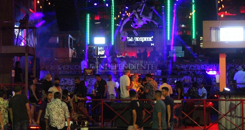 Pese al retroceso en Semáforo Covid, Los Cabos no restringe venta de alcohol