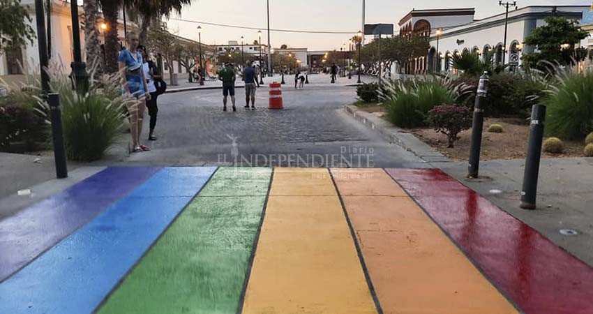 Autoridades estatales y municipales, en silencio durante el Día Internacional del Orgullo LGBT+ Autoridades estatales y municipales, en silencio durante el Día Internacional del Orgullo LGBT+
