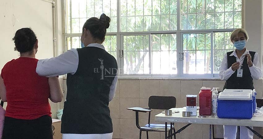 Patrones no pueden impedir que sus trabajadores acudan a vacunarse Patrones no pueden impedir que sus trabajadores acudan a vacunarse