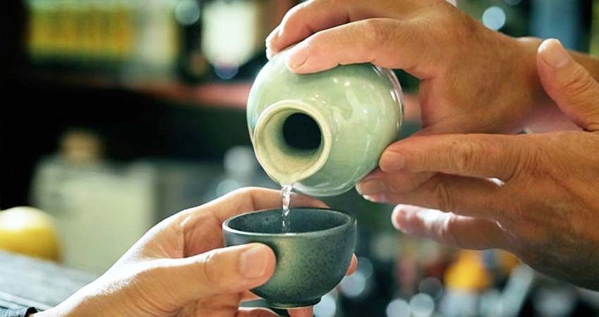 Ofrecen licor casero en funeral; hay 11 muertos