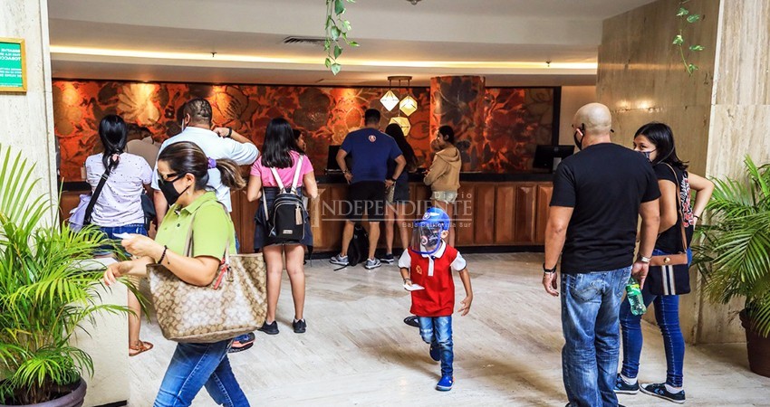 Hoteles  de Los Cabos rebasan aforos permitidos Hoteles  de Los Cabos rebasan aforos permitidos