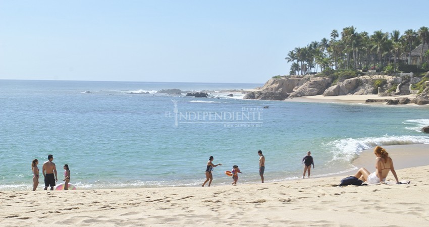 A diferencia de La Paz, playas de Los Cabos continúan abiertas A diferencia de La Paz, playas de Los Cabos continúan abiertas