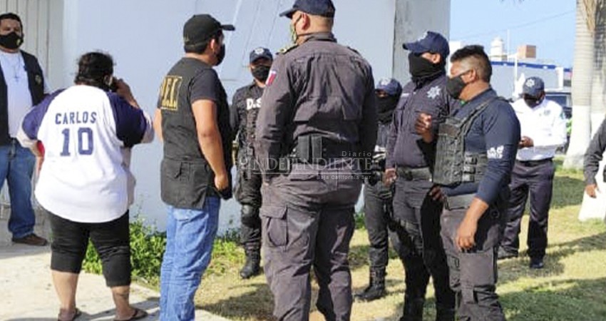 Policías intervienen en enfrentamientos de padres que peleaban la custodia de sus hijos