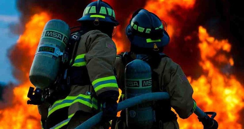 Reportan incendios 'extremos' en oeste de EU y Canadá Reportan incendios 'extremos' en oeste de EU y Canadá