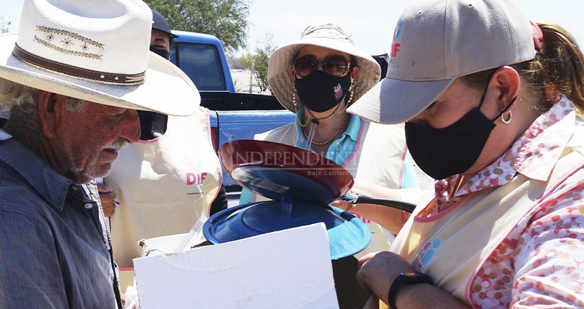 DIF La Paz continúa entregando despensas a familias de la zona rural al norte de La Paz