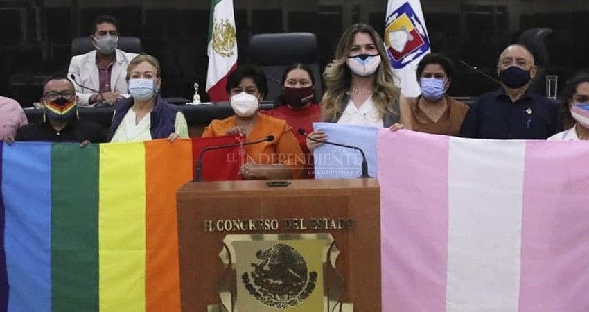 Tras semanas y reclamos, publican ley de identidad de género y prohibición de terapias de conversión