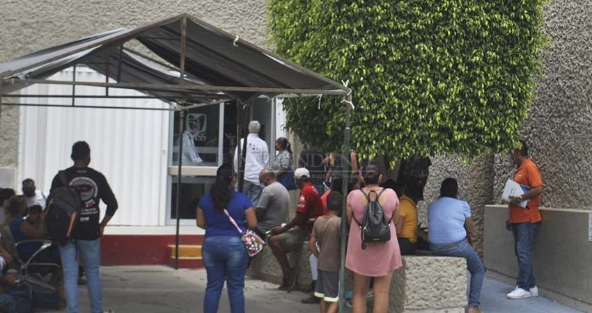 Reducción en casos activos de Covid no significa que el riesgo haya acabado: PC