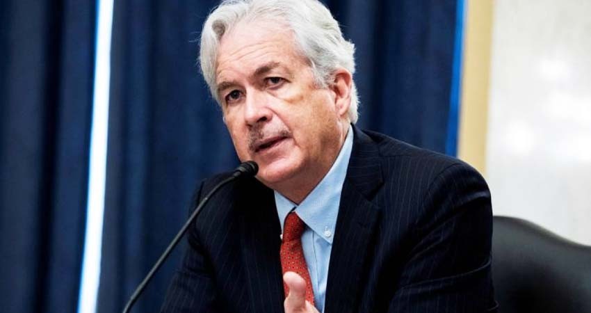 Jefe de la CIA se reúne en secreto con líder talibán en Kabul