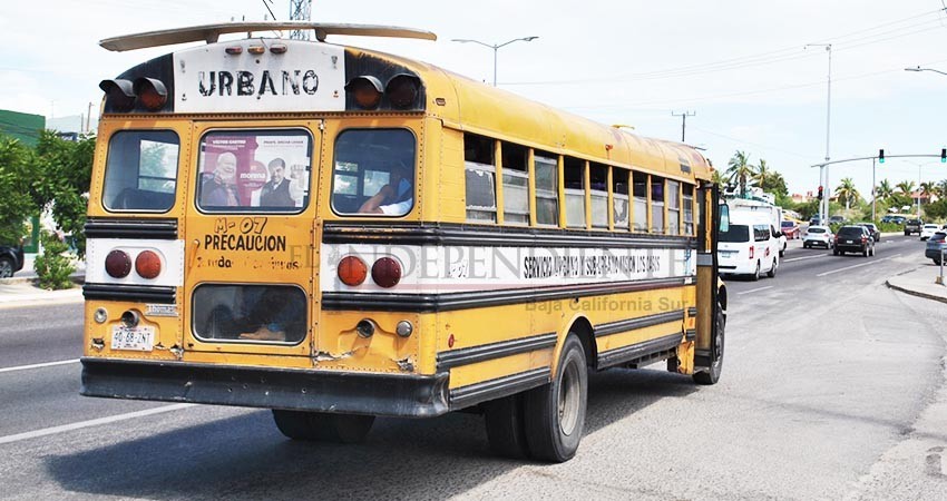 No todas las rutas del transporte urbano se encuentran en servicio, acusan usuarios