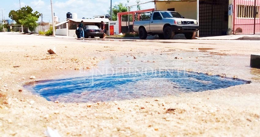 Fugas de agua siguen ocasionando desperdicio en colonias de SJC