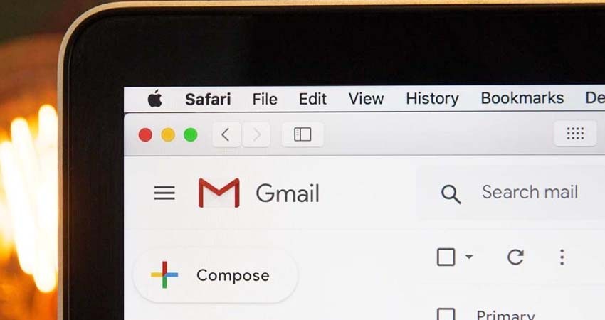 Google restringe cuentas del gobierno afgano, talibanes revisan correos: Reuters