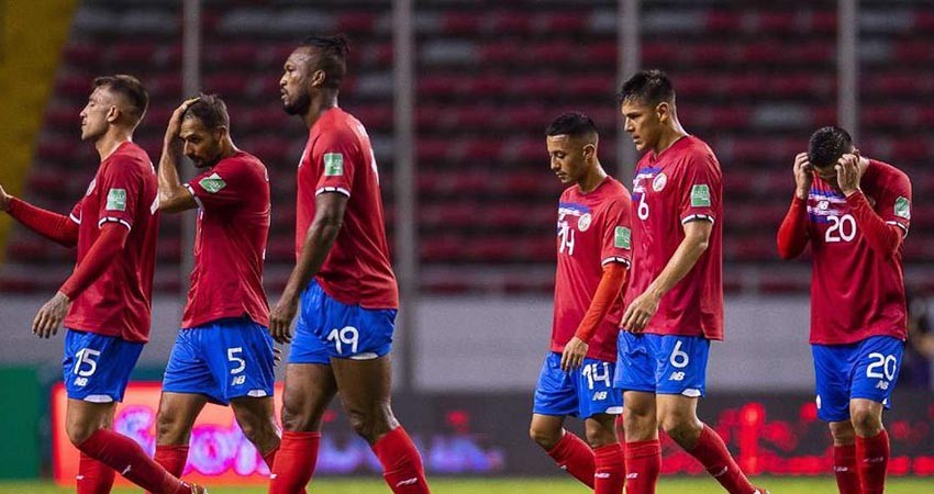 Jugador de Costa Rica considera que arbitraje favoreció a México