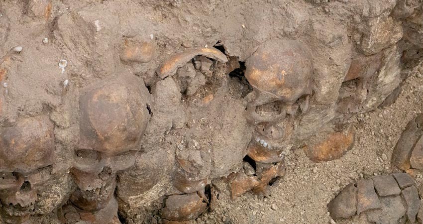 Hallan cráneos de dos niños juntos en Huei Tzompantli de Tenochtitlan