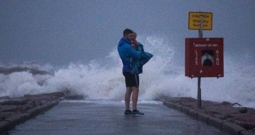'Nicholas' se convierte en huracán antes de tocar tierra en Texas 'Nicholas' se convierte en huracán antes de tocar tierra en Texas