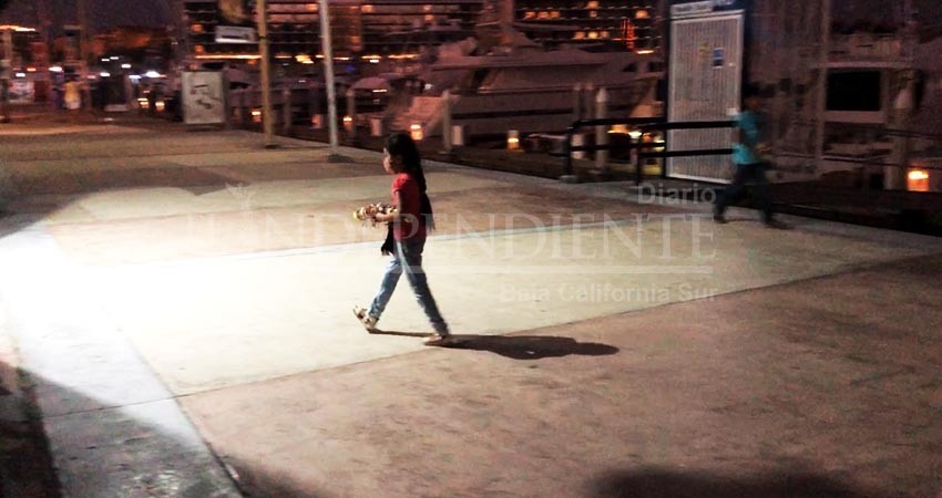 Niños vendedores de la marina un problema casi imposible de erradicar Niños vendedores de la marina un problema casi imposible de erradicar