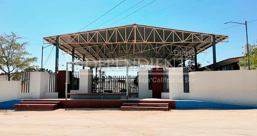 “60 millones de pesos no alcanzan ni para pintar las escuelas”: padres de familia “60 millones de pesos no alcanzan ni para pintar las escuelas”: padres de familia