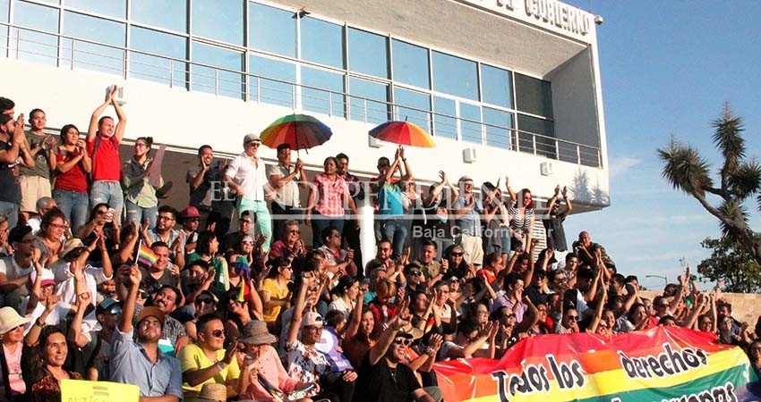 Piden al Congreso que la iniciativa de Ley para el Reconocimiento y la Atención de las Personas LGBTTTI no se quede en la congeladora