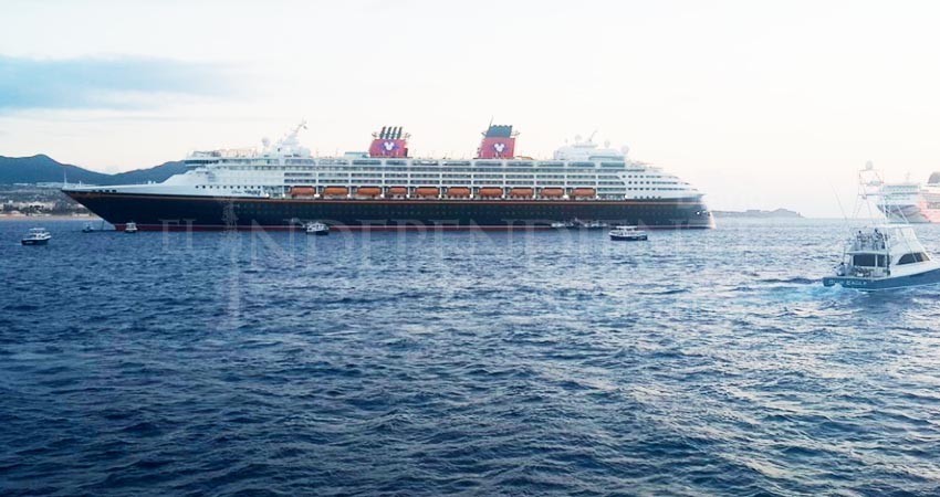 Se adelantó el Crucero Disney Wonder y arribó por sorpresa a CSL