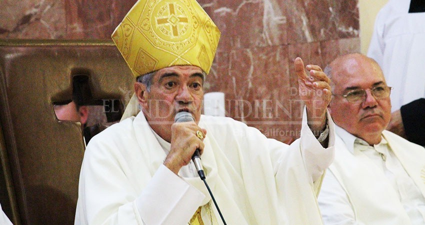 “Cómo se defiende un niño que se gesta en el vientre de su madre”, cuestiona el Obispo de La Paz