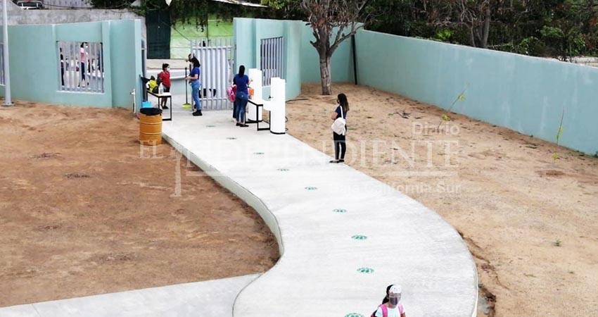Trabajará OOMSAPAS para que haya abastecimiento de agua en las escuelas, se apoyará con pipas