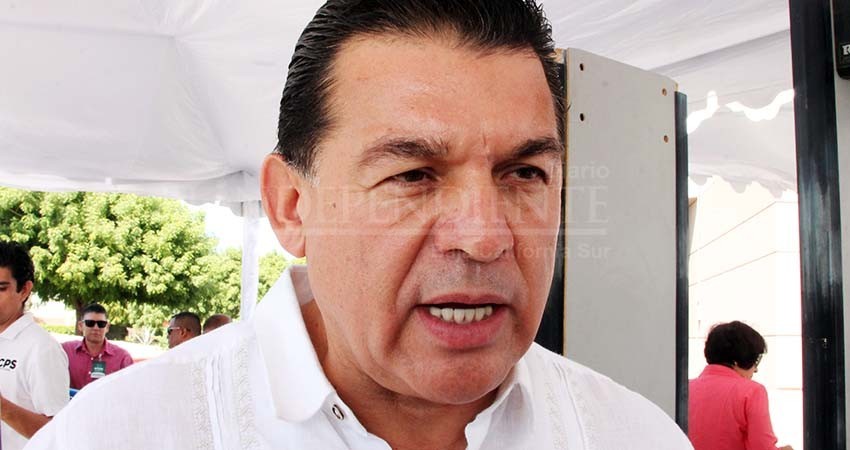 Rubén Muñoz dejó al menos 100 aviadores en el Ayuntamiento de La Paz Rubén Muñoz dejó al menos 100 aviadores en el Ayuntamiento de La Paz